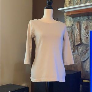 _ Old Navy women’s shirt